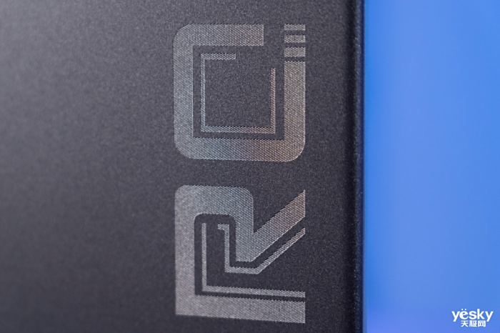 颜值担当性能不凡 雷神ZERO 2022深度评测