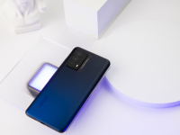 ��Ѫ���������Ǽӳ֣�iQOO Z5��ɫ��Դͼ��