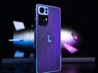 ���˿�ɵ���Ϯ��OPPO Reno7 ProӢ�����������޶���ͼ��