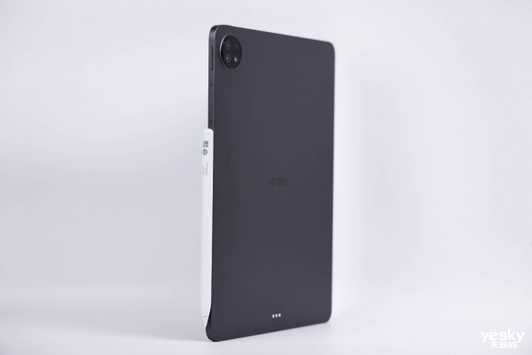 Ӱ�ΰ칫��ѵĸ����ܴ�ƽ�壬iQOO Pad���ּ���