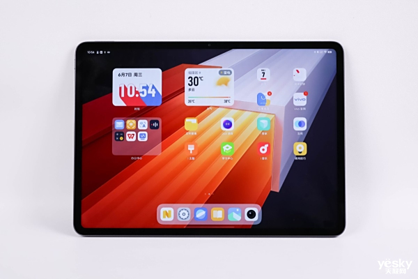 Ӱ�ΰ칫��ѵĸ����ܴ�ƽ�壬iQOO Pad���ּ���