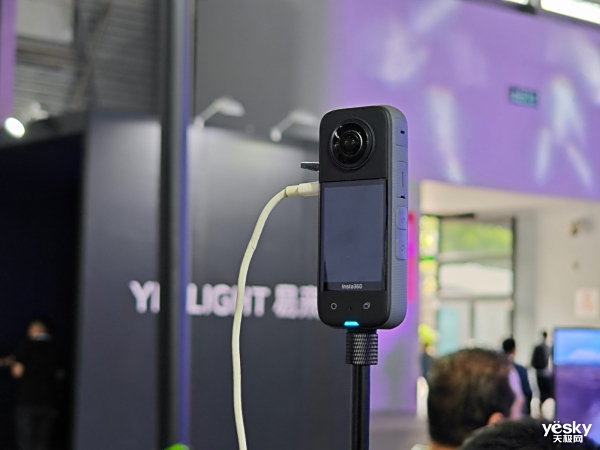 �����ذ���Ʒ�����࣬ӰʯInsta360��չ�Ϻ��������ѵ��Ӽ���չ