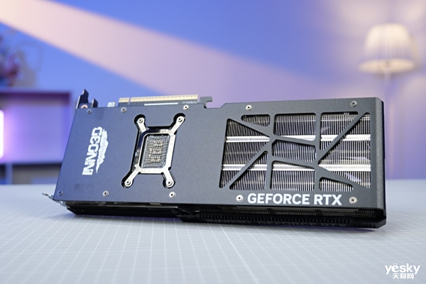 ˫��С���� ӳ��SFF��׼RTX5080��ҹX3ʡ������