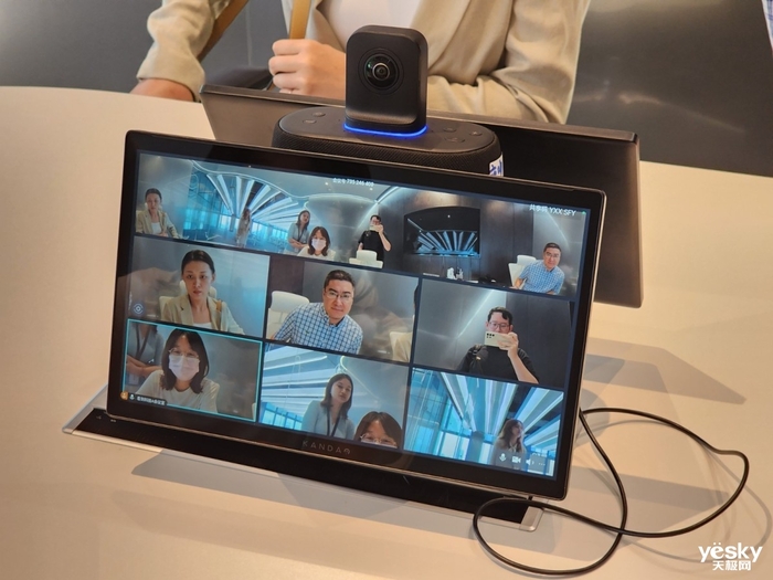 看到科技视频会议机现场体验 让视频会议更像面对面交流