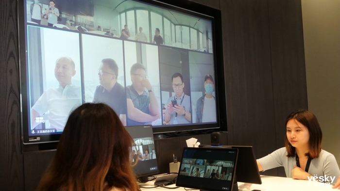 看到科技视频会议机现场体验 让视频会议更像面对面交流