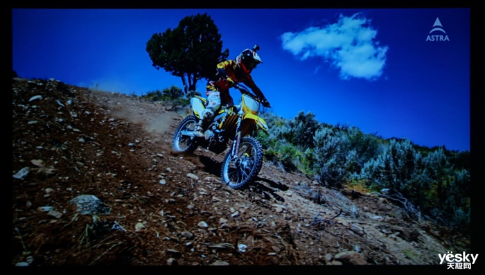 ǧԪ������ͶӰ�콢 �ῪP9��������ͶӰ������