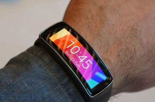 [����]����Gear Fit�����ֱ� ��������׷��