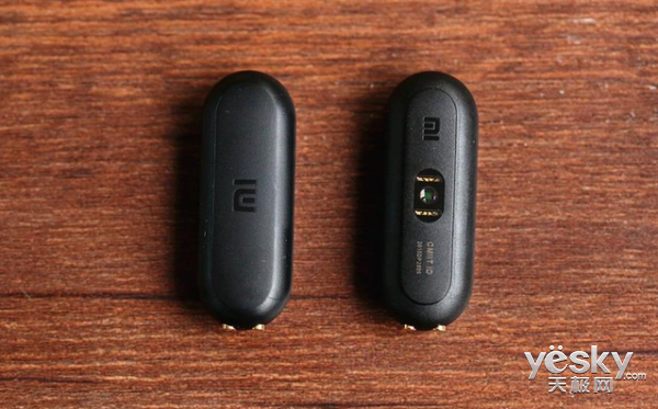 һ����װ��һ����ζ�� С���ֻ���а�����