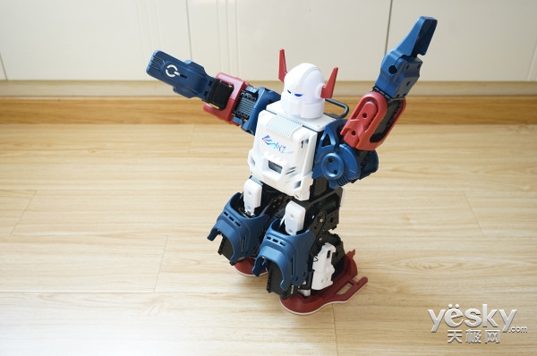 ������������ XYZrobot Y-01���ܻ���������